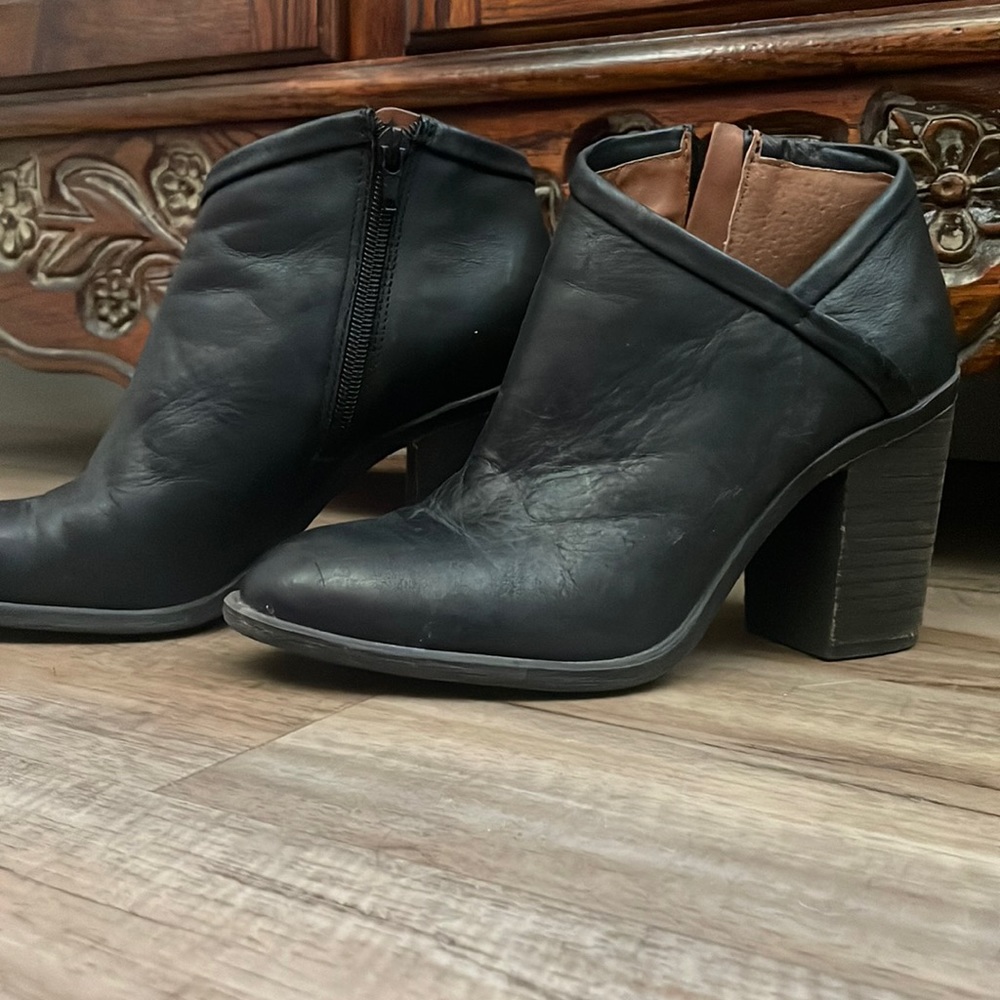 Lucky brand size 8 black block heel booties